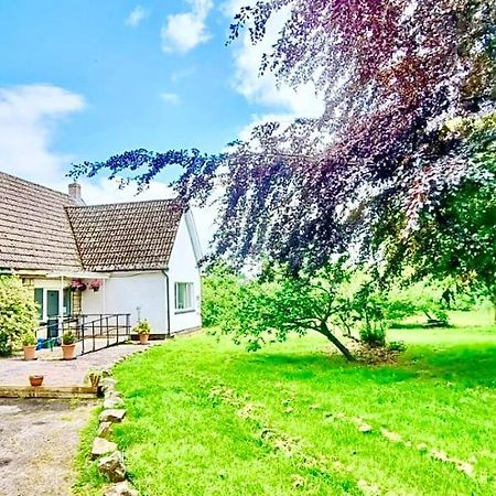 Three Bedroom Rural, Relaxing And Peaceful,Dogs Welcome! With Cymru Holidays Abergavenny Εξωτερικό φωτογραφία