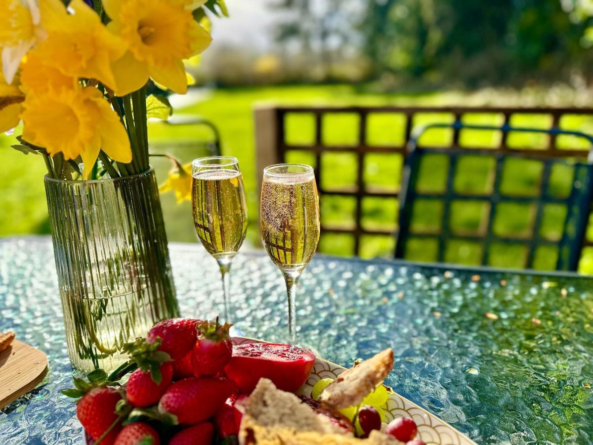 Three Bedroom Rural, Relaxing And Peaceful,Dogs Welcome! With Cymru Holidays Abergavenny Εξωτερικό φωτογραφία